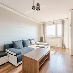 Paryska Deluxe By Bookinghost *