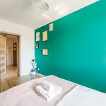 Paryska Deluxe By Bookinghost *