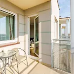 Paryska Deluxe By Bookinghost Lägenhet