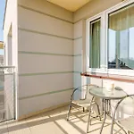 Paryska Deluxe By Bookinghost