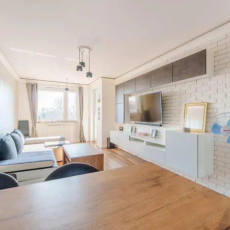 Paryska Deluxe By Bookinghost * Kolobrzeg