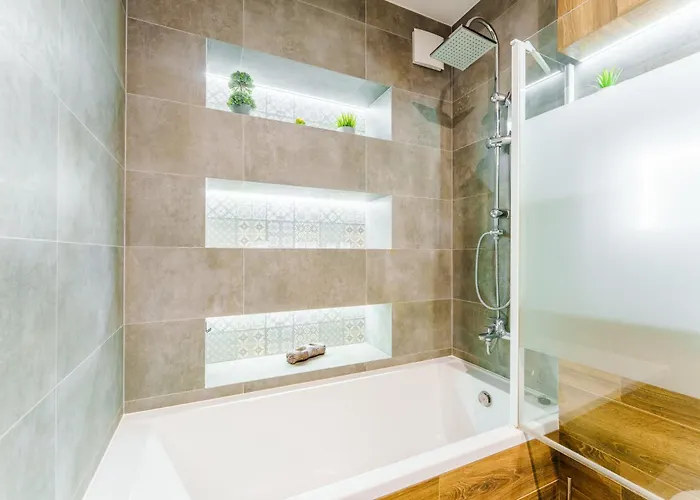 Apartment Paryska Deluxe By Bookinghost