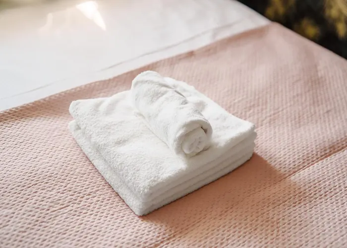 Paryska Deluxe By Bookinghost *