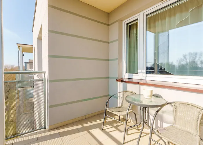 Paryska Deluxe By Bookinghost