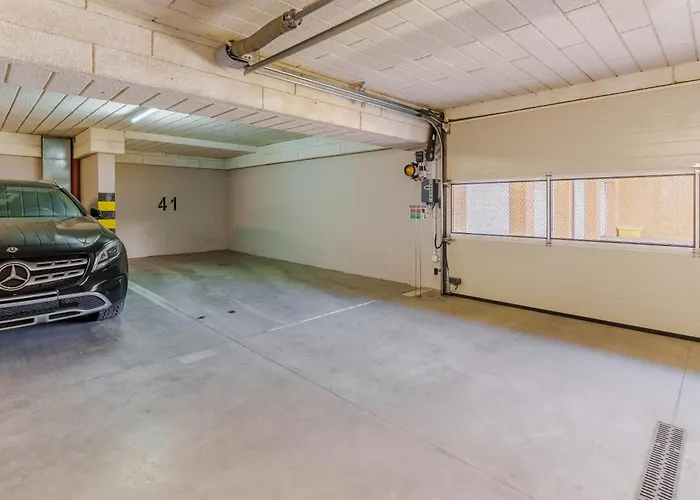 Apartment Paryska Deluxe By Bookinghost